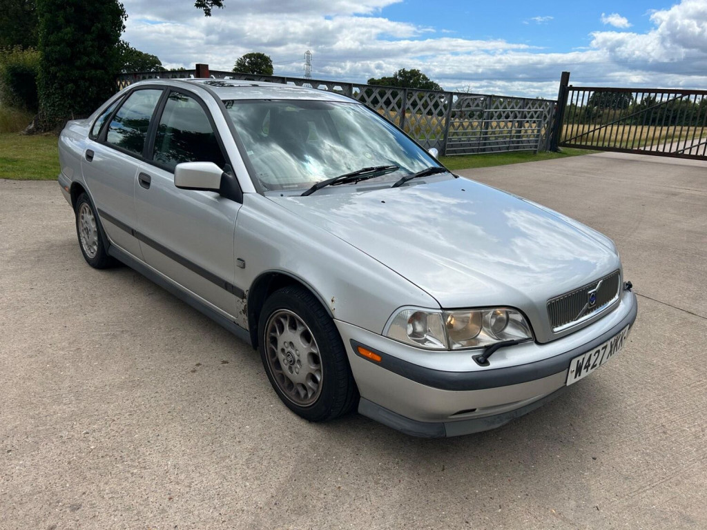 View VOLVO S40 2.0 S 4dr