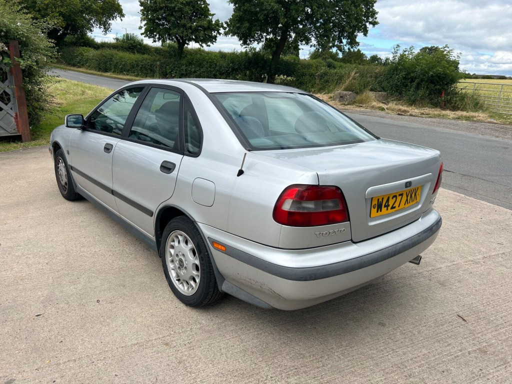 VOLVO S40
