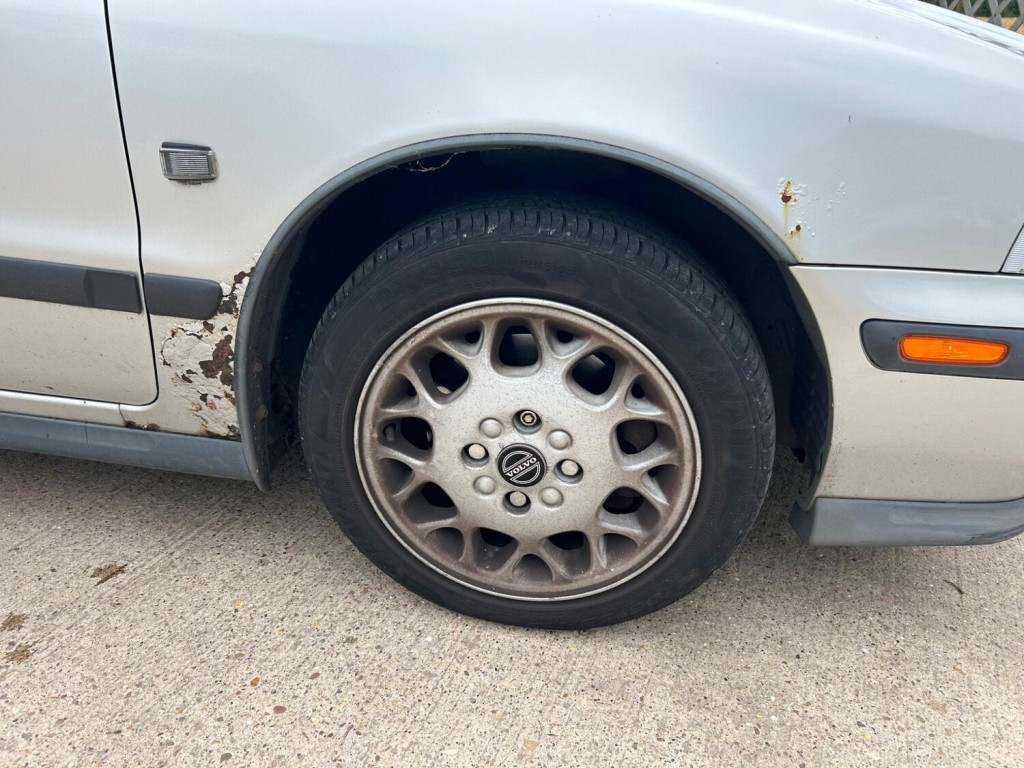 View VOLVO S40 2.0 S 4dr