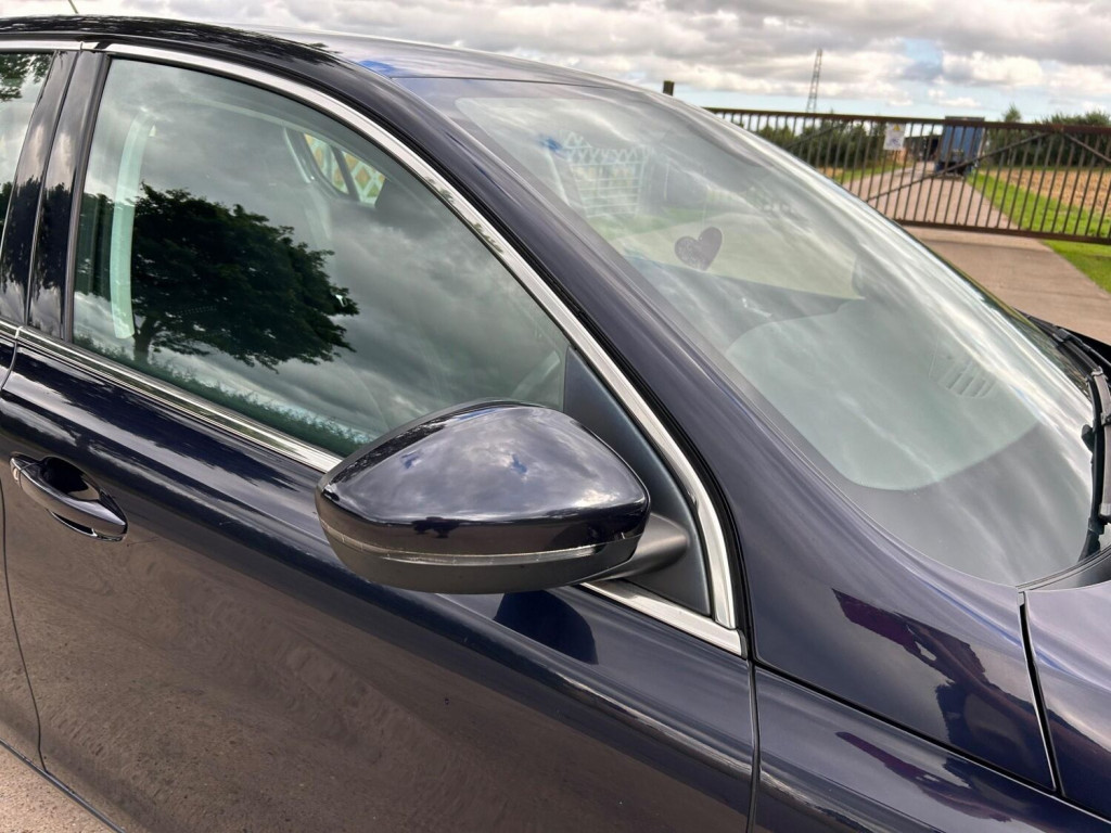 View PEUGEOT 308 2.0 BlueHDi Allure Auto Euro 6 (s/s) 5dr