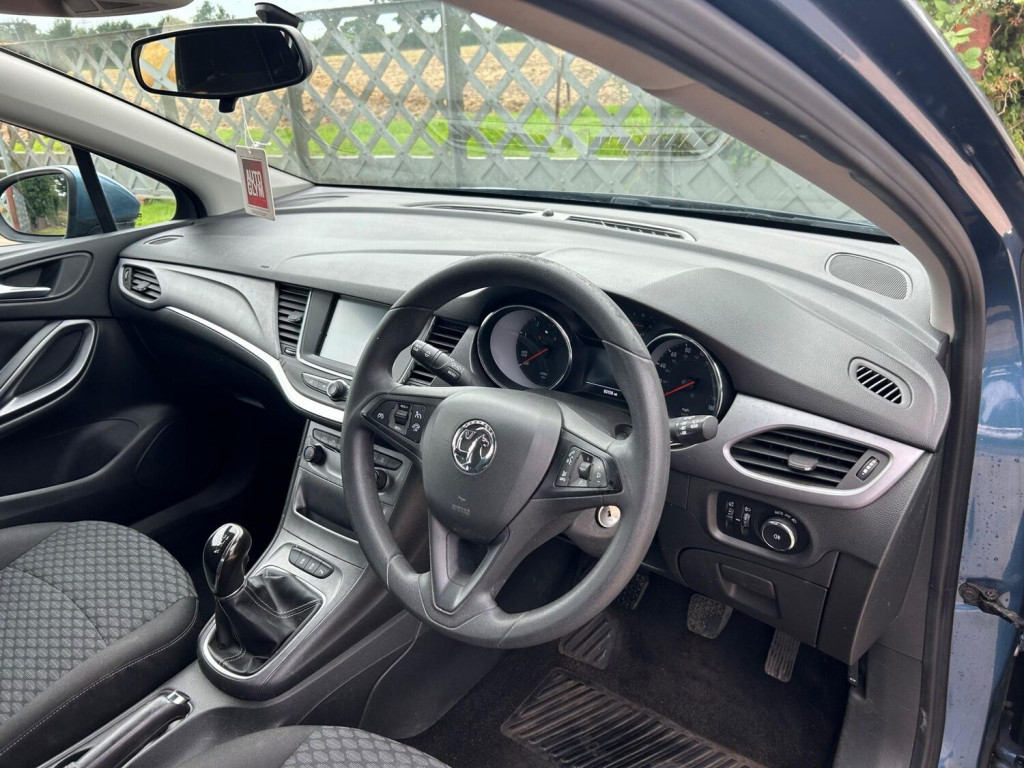 VAUXHALL ASTRA