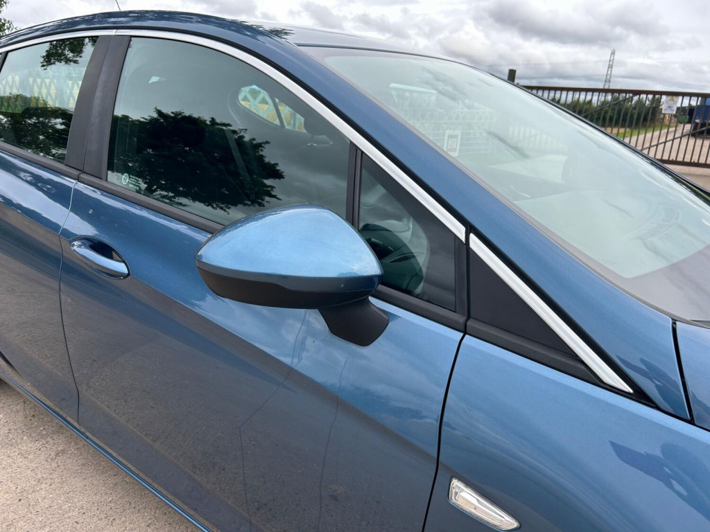 View VAUXHALL ASTRA 1.6 CDTi ecoFLEX Design Euro 6 (s/s) 5dr