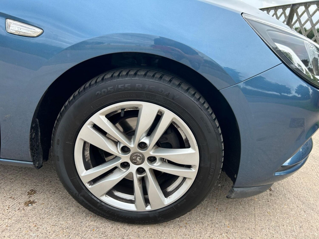View VAUXHALL ASTRA 1.6 CDTi ecoFLEX Design Euro 6 (s/s) 5dr