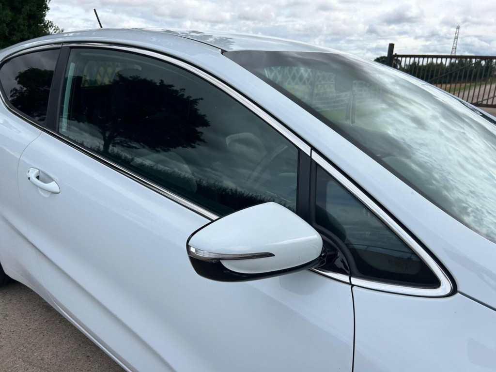 View KIA PROCEED 1.6 CRDi EcoDynamics SE Euro 5 (s/s) 3dr