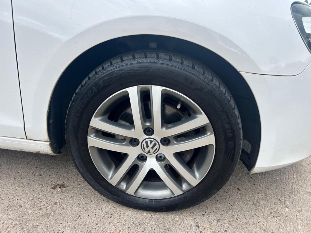 View VOLKSWAGEN GOLF SE