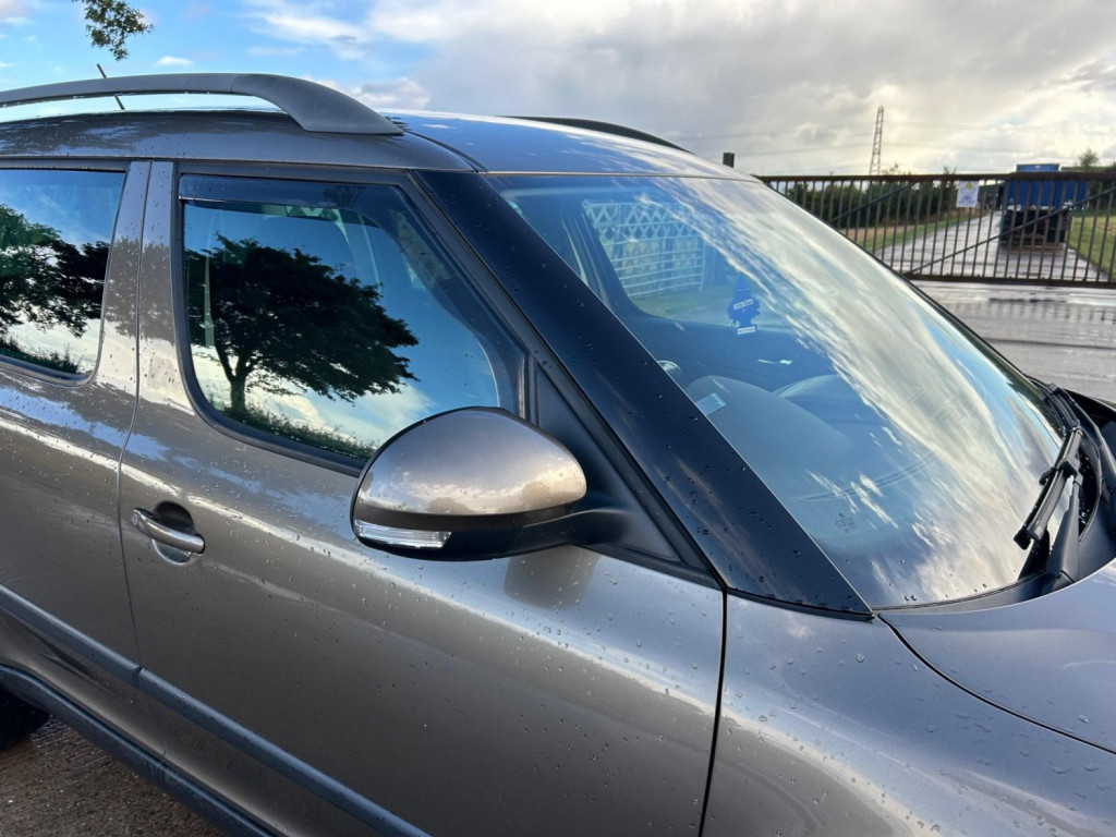 View SKODA YETI 1.2 TSI SE DSG Euro 5 5dr