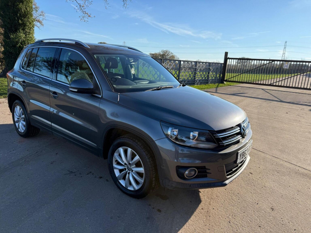 VOLKSWAGEN TIGUAN