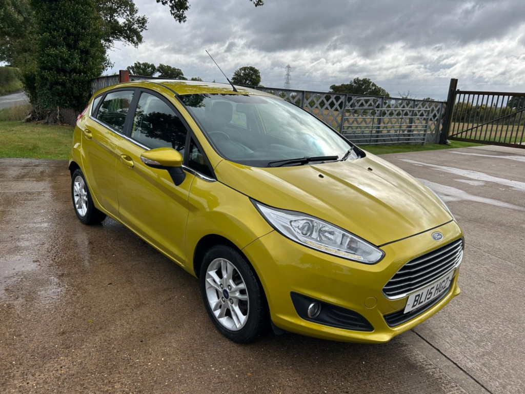View FORD FIESTA 1.0T EcoBoost Zetec Euro 6 (s/s) 5dr