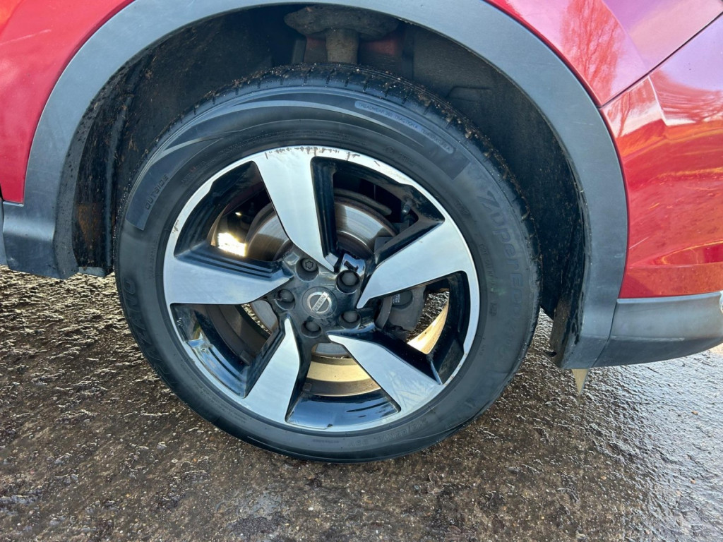 View NISSAN QASHQAI 1.2 DIG-T N-Connecta 2WD Euro 6 (s/s) 5dr