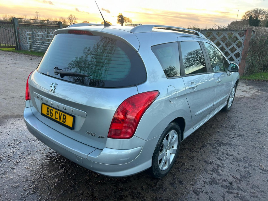 PEUGEOT 308