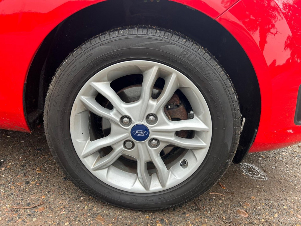 View FORD FIESTA 1.0T EcoBoost Zetec Euro 5 (s/s) 5dr