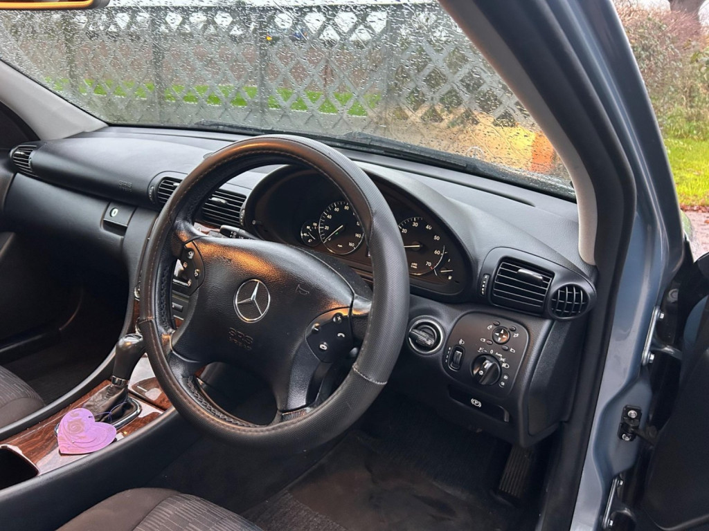 MERCEDES-BENZ C CLASS