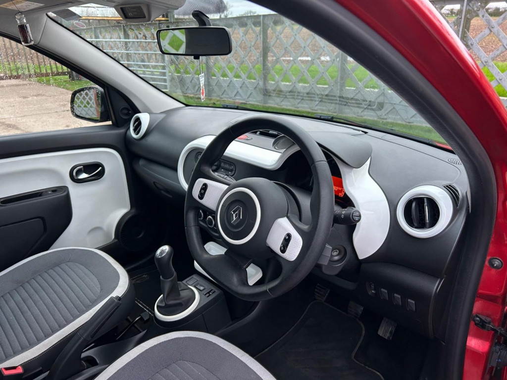 RENAULT TWINGO