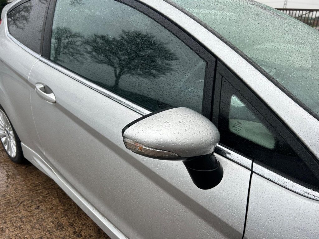 View FORD FIESTA 1.4 Titanium 3dr