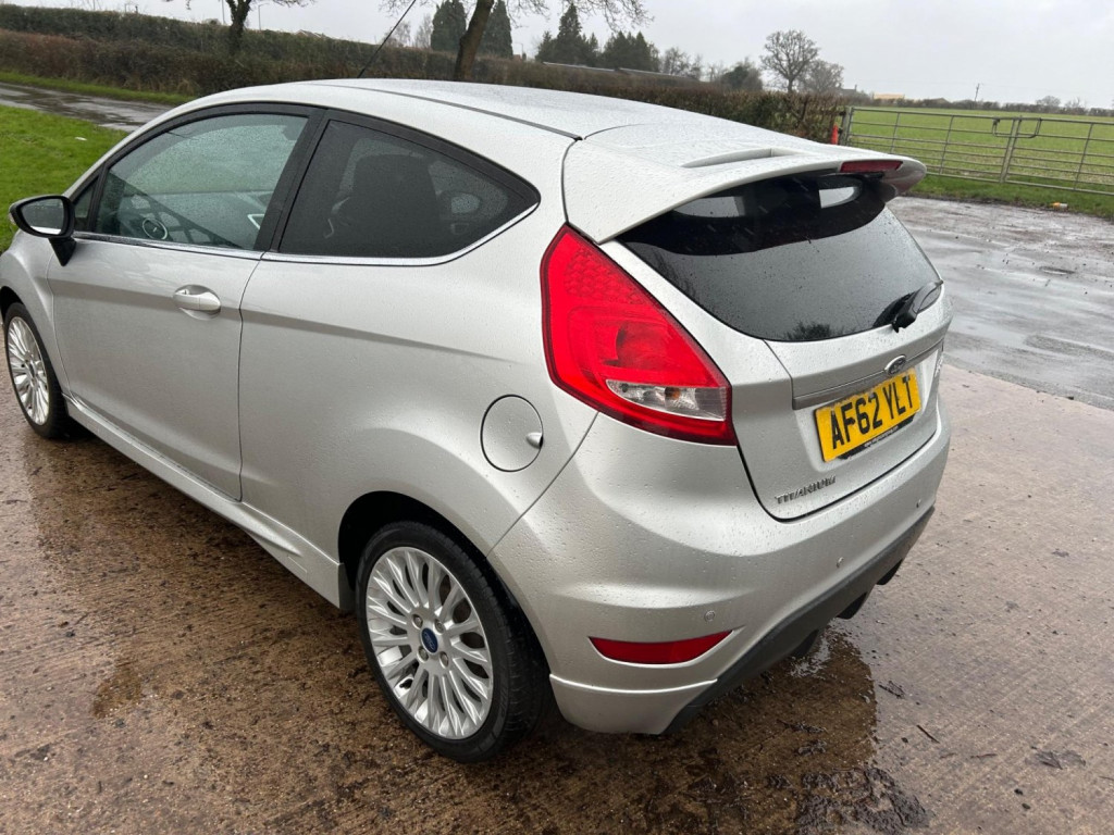 FORD FIESTA