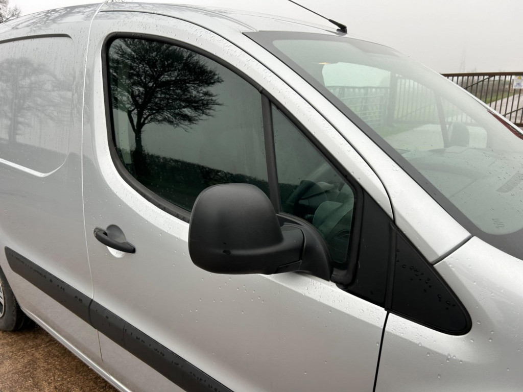 View PEUGEOT PARTNER 1.6 BlueHDi 651 SE L1 5dr