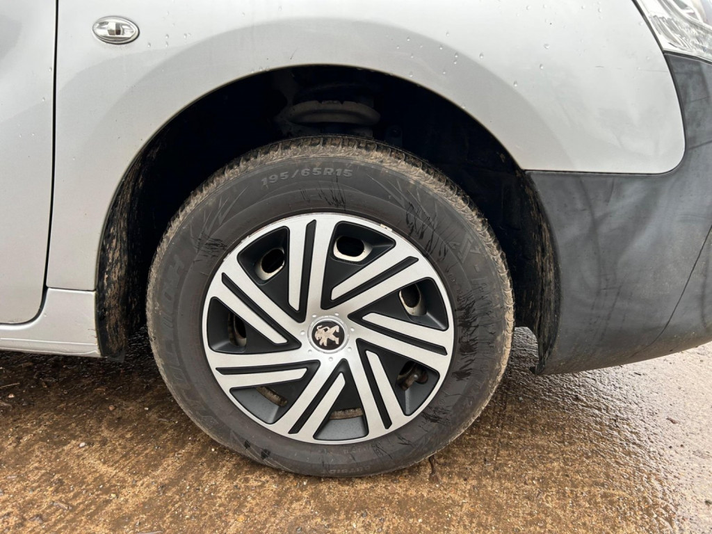 View PEUGEOT PARTNER 1.6 BlueHDi 651 SE L1 5dr