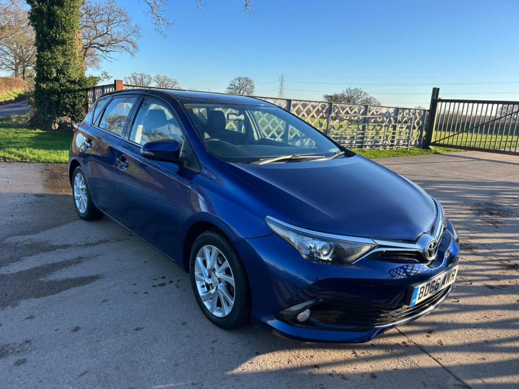 View TOYOTA AURIS 1.4 D-4D Business Edition Euro 6 (s/s) 5dr