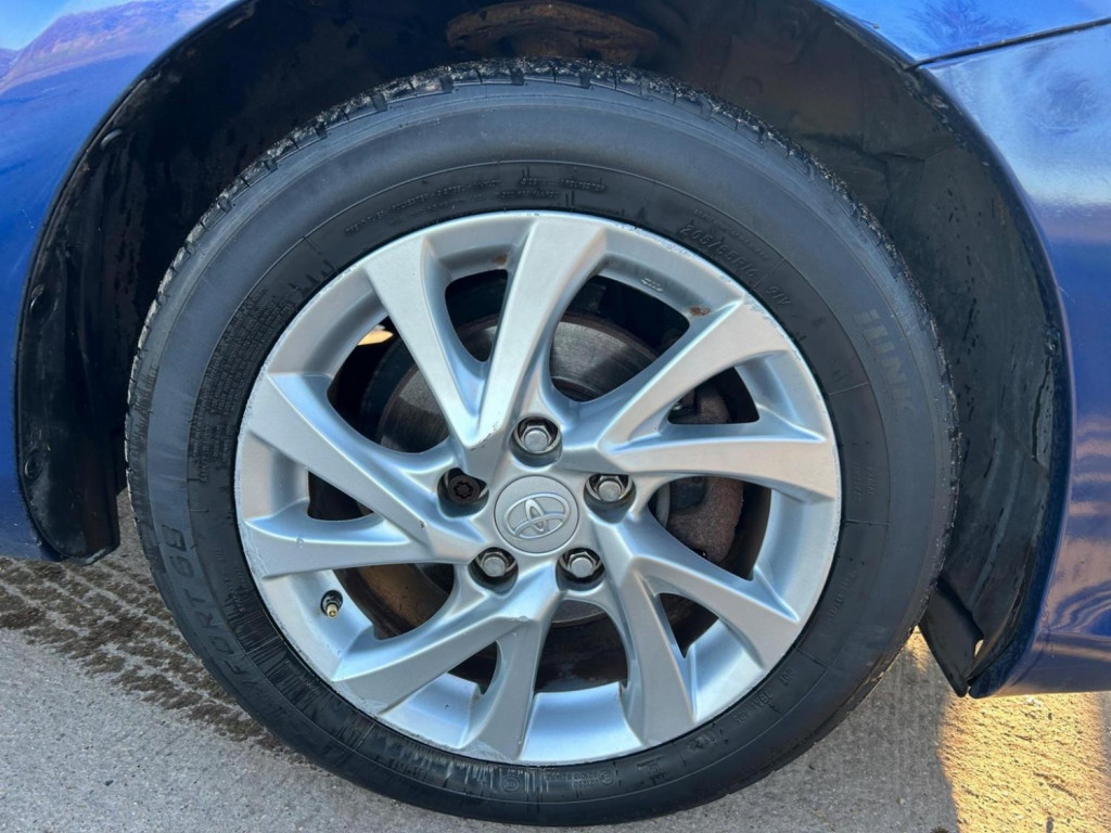 View TOYOTA AURIS 1.4 D-4D Business Edition Euro 6 (s/s) 5dr