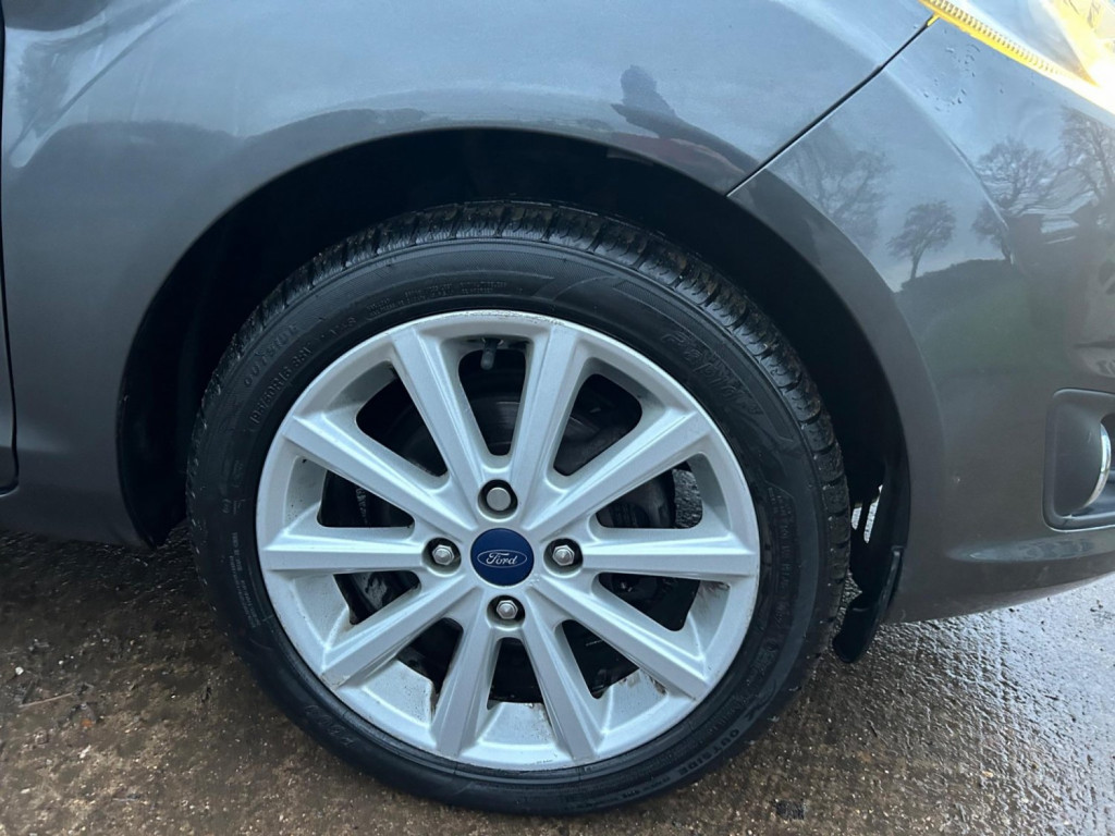 View FORD FIESTA 1.0T EcoBoost Titanium Euro 6 (s/s) 5dr