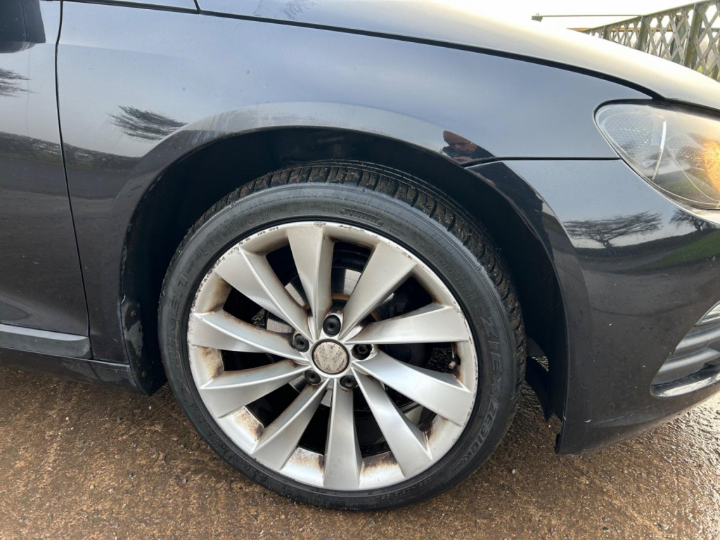 View VOLKSWAGEN SCIROCCO 2.0 TDI BlueMotion Tech GT Euro 5 (s/s) 3dr