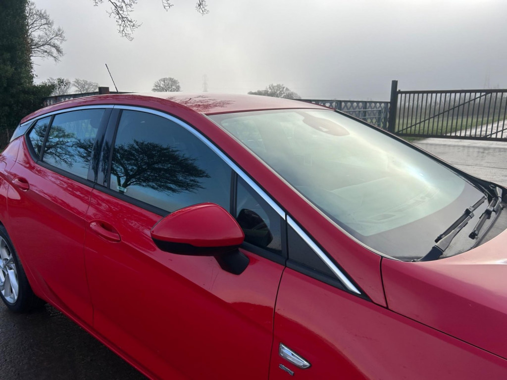 View VAUXHALL ASTRA 1.4i Turbo SRi Auto Euro 6 (s/s) 5dr