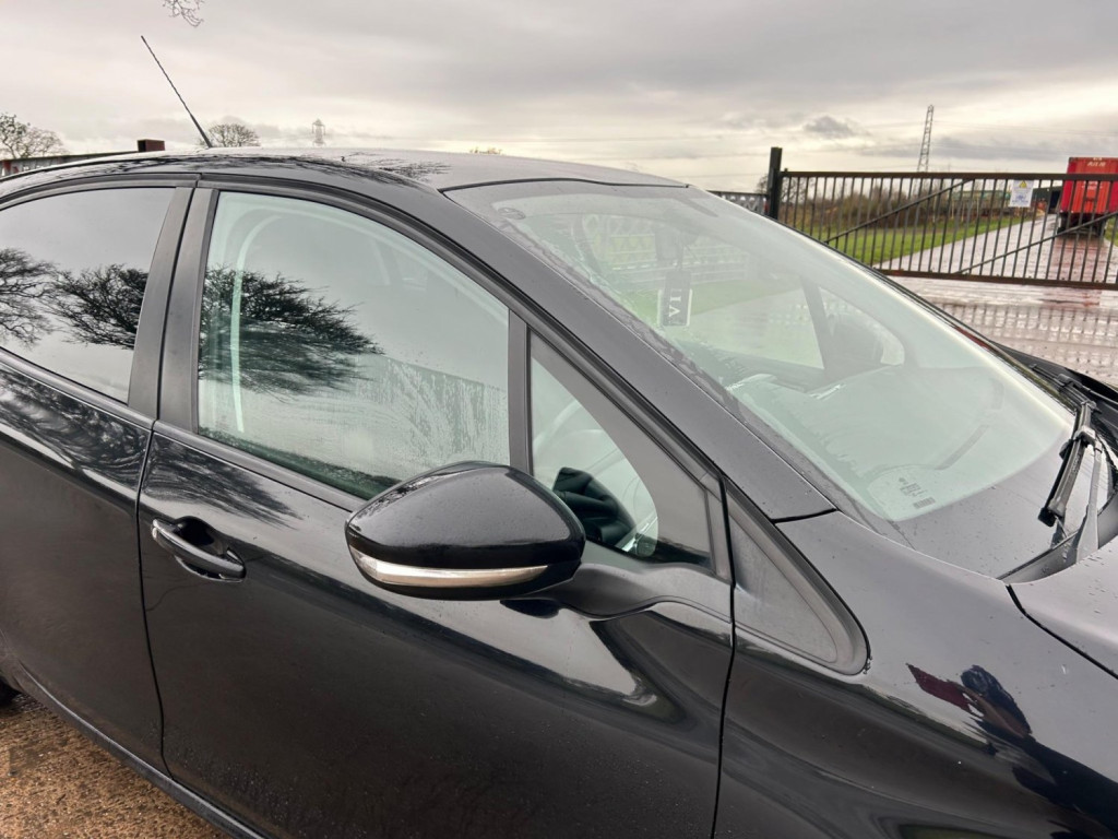 View PEUGEOT 208 1.2 PureTech Active Euro 6 (s/s) 5dr