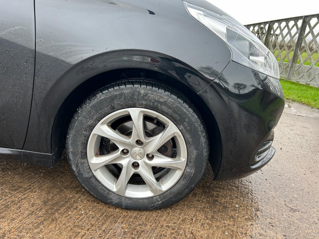 View PEUGEOT 208 1.2 PureTech Active Euro 6 (s/s) 5dr