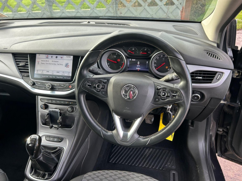 VAUXHALL ASTRA