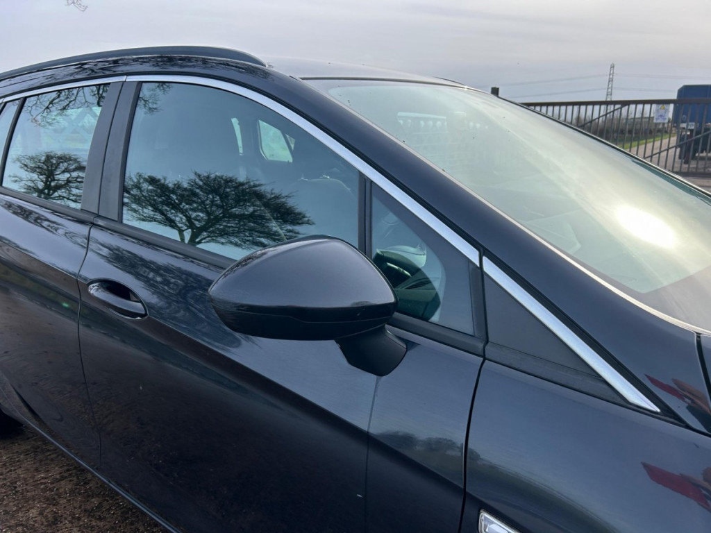 View VAUXHALL ASTRA 1.6 CDTi ecoFLEX Tech Line Sports Tourer Euro 6 (s/s) 5dr