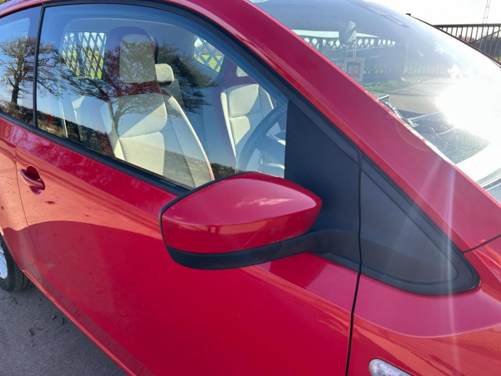 View VOLKSWAGEN UP 1.0 High up! Euro 5 3dr