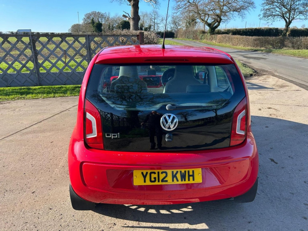 VOLKSWAGEN UP