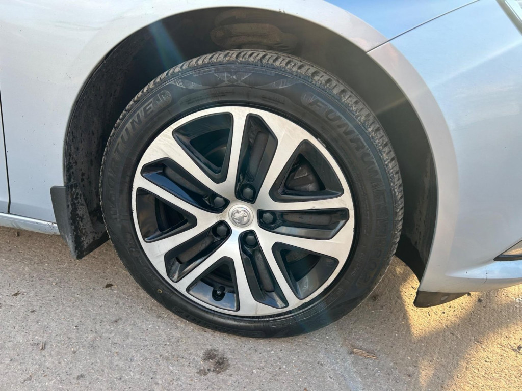 View VAUXHALL INSIGNIA 1.6 Turbo D ecoTEC Design Nav Grand Sport Euro 6 (s/s) 5dr