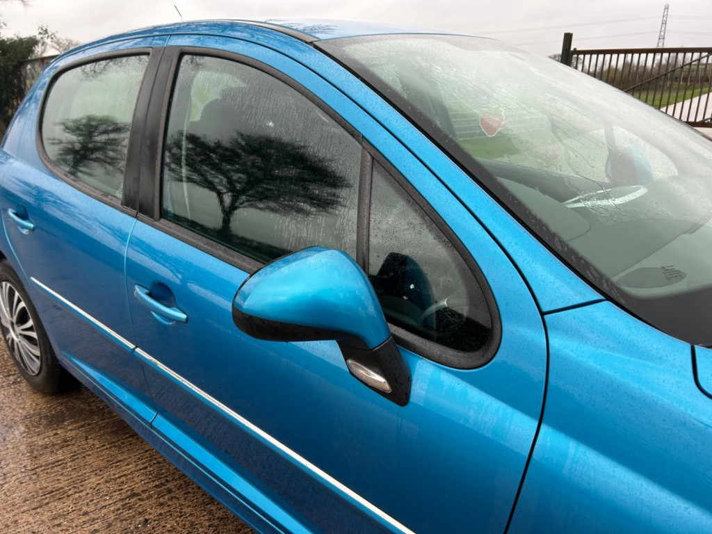 View PEUGEOT 207 1.4 HDi Active Euro 5 5dr