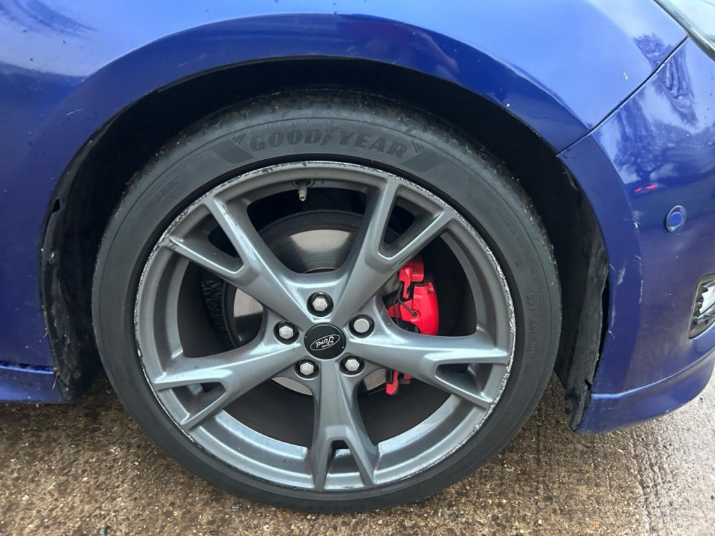 View FORD FOCUS 1.0T EcoBoost ST-Line X Euro 6 (s/s) 5dr