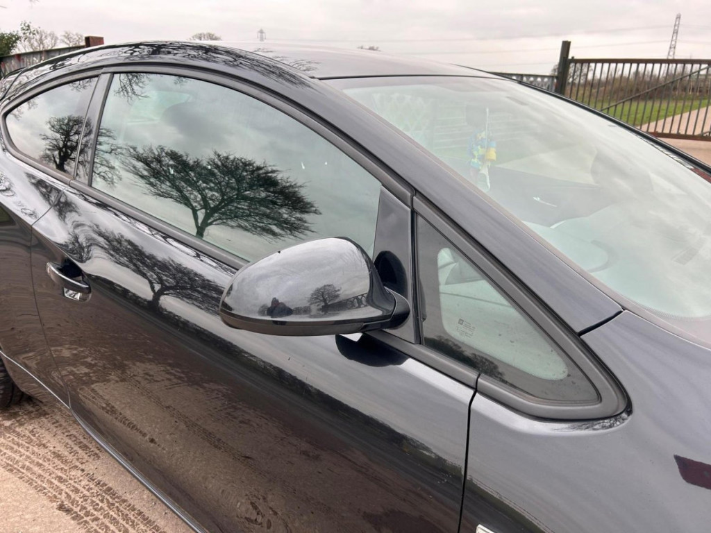 View VAUXHALL ASTRA GTC 1.4T 16V Limited Edition Euro 5 (s/s) 3dr