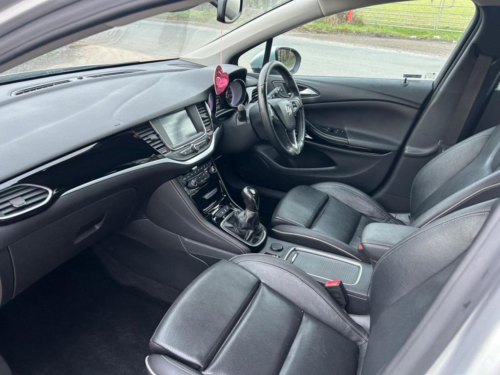 VAUXHALL ASTRA