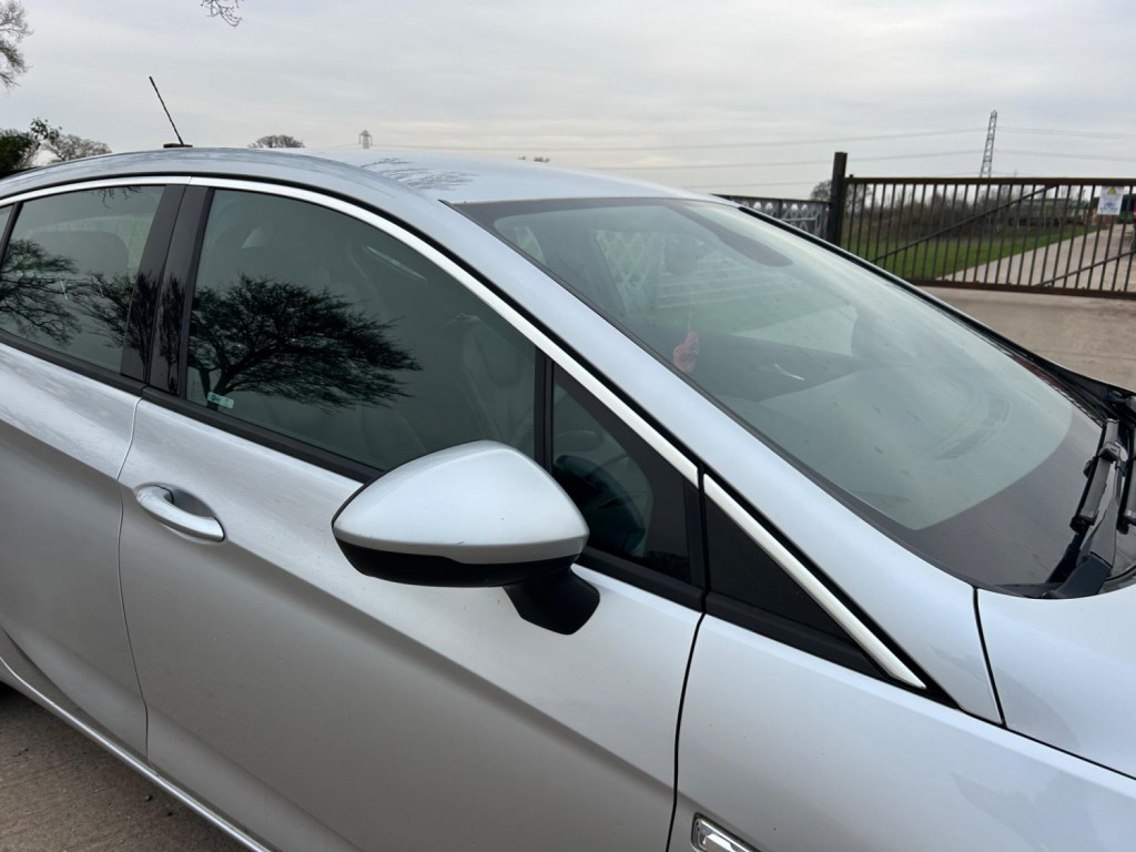 View VAUXHALL ASTRA 1.6 CDTi BlueInjection Elite Euro 6 (s/s) 5dr