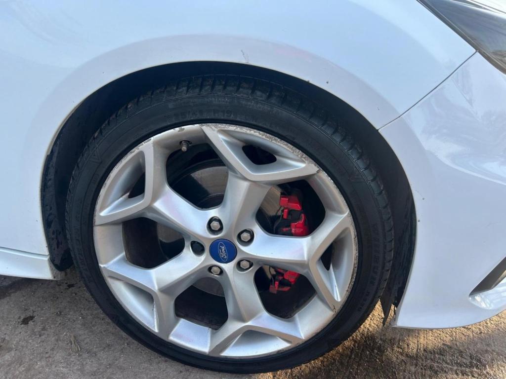 View FORD FOCUS 2.0 TDCi ST-2 Euro 6 (s/s) 5dr