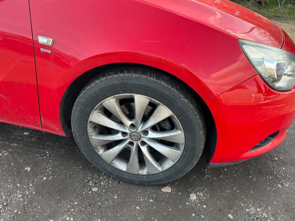 View VAUXHALL ASTRA GTC 2.0 CDTi SRi Euro 5 (s/s) 3dr