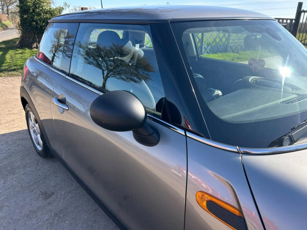 View MINI HATCH 1.2 One Euro 6 (s/s) 3dr