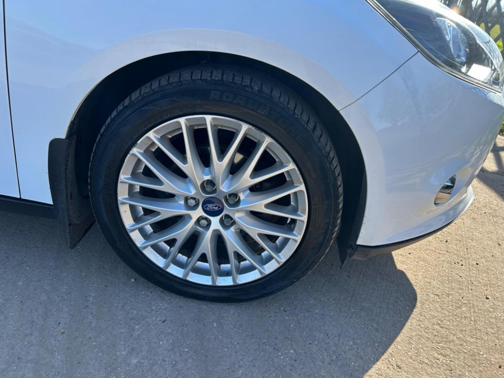 View FORD FOCUS 1.0T EcoBoost Zetec Euro 5 (s/s) 5dr