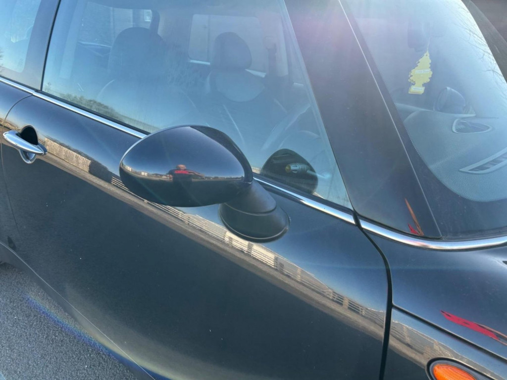 View MINI HATCH 1.6 Cooper Euro 4 3dr