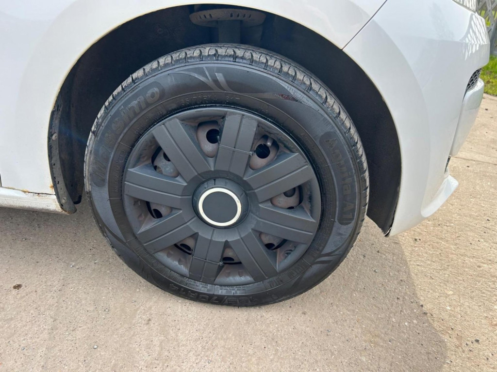 View VOLKSWAGEN UP 1.0 Take up! Euro 5 3dr