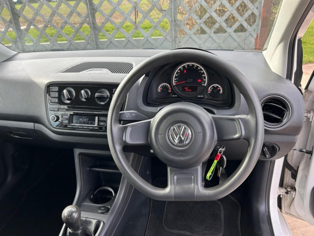 VOLKSWAGEN UP