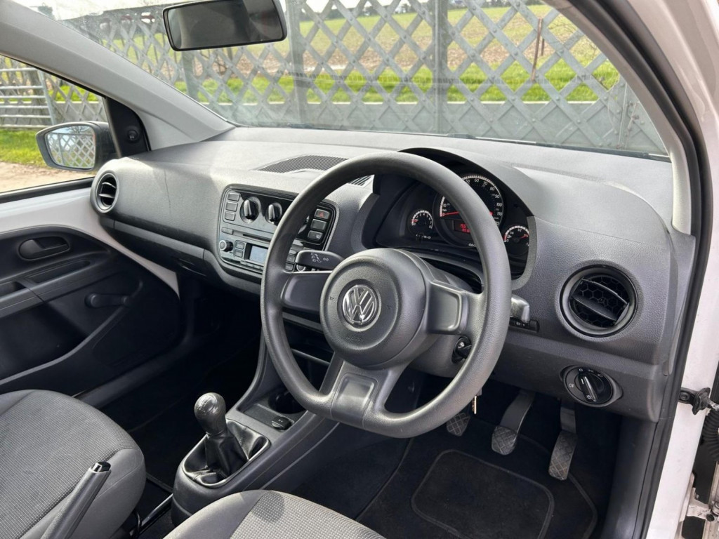 VOLKSWAGEN UP