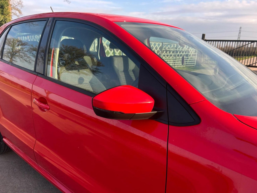 View VOLKSWAGEN POLO 1.2 TSI BlueMotion Tech SE Euro 6 (s/s) 5dr