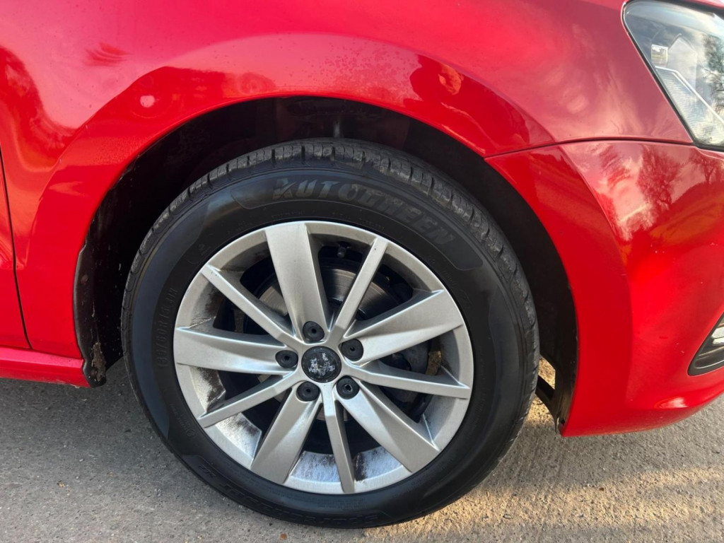 View VOLKSWAGEN POLO 1.2 TSI BlueMotion Tech SE Euro 6 (s/s) 5dr