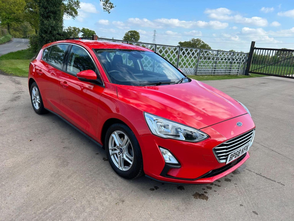 View FORD FOCUS 1.0T EcoBoost Zetec Euro 6 (s/s) 5dr