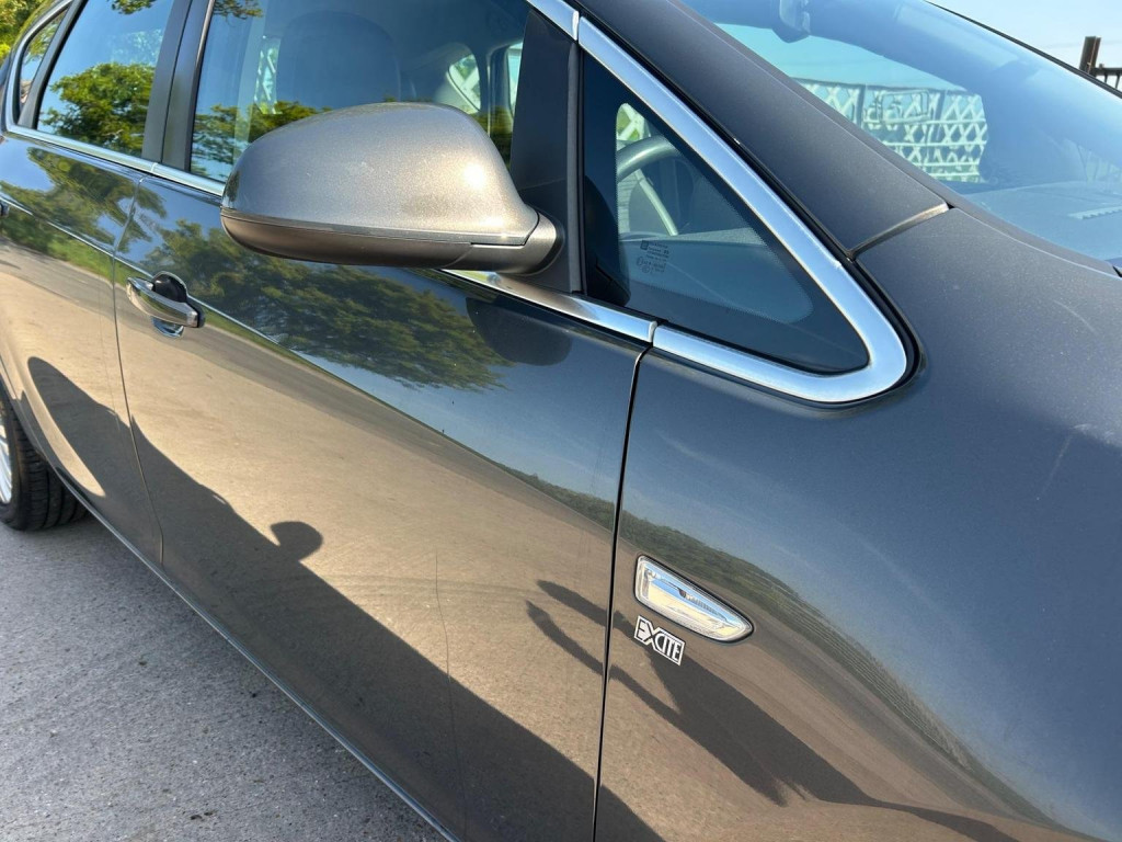 View VAUXHALL ASTRA 1.6 16v Excite Euro 5 5dr